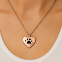 Gepersonaliseerde hartvormige honden urn ketting - as-hanger met gegraveerde pootafdruk en naam